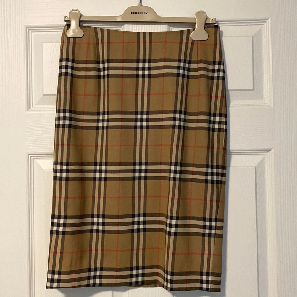 Burberry Vintage Classic Check Straight Skirt with Side Slit, Size 4 Appr 23 3/4 - Picture 1 of 7
